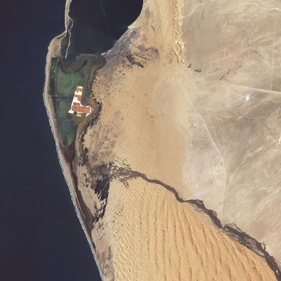 Vue côtière du désert de Namibie pendant l'épisode de crue de la rivière Kuiseb. 2 Avril 2011.