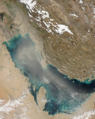 Tempête de sable dans le Golfe Persique. NASA Earth Observatory, 18 Février 2017.