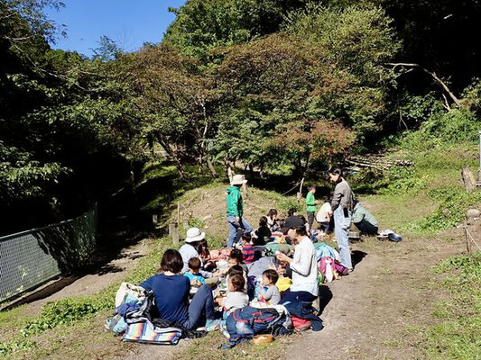 １０月３１日　青空共同保育「つくしとたね」連携プロジェクト