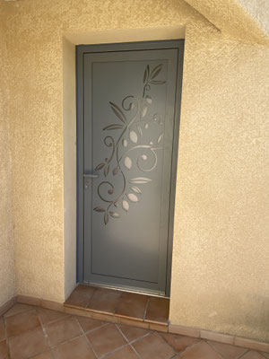 Porte d'entrée aluminium provencale