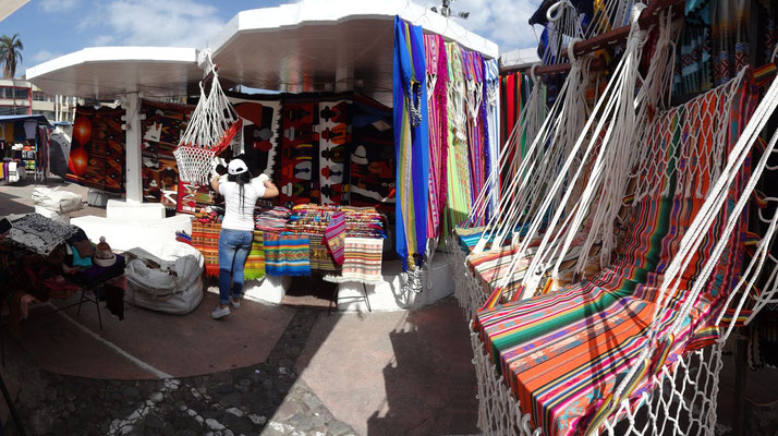 Marché Ponchos à Otavalo