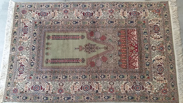 Tappeto turco disegno prechiera antico, tappeto antico udine, tabriz carpet udine