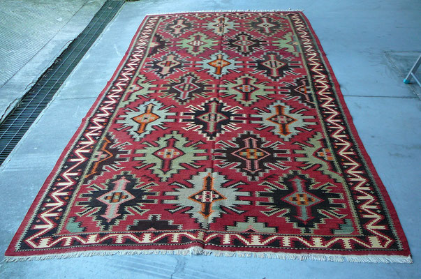 Sconti tappeti persiani Udine- tappeti antichi Udine, kilim antico scirvan lavorazione fine perfetto, kilim shirvan