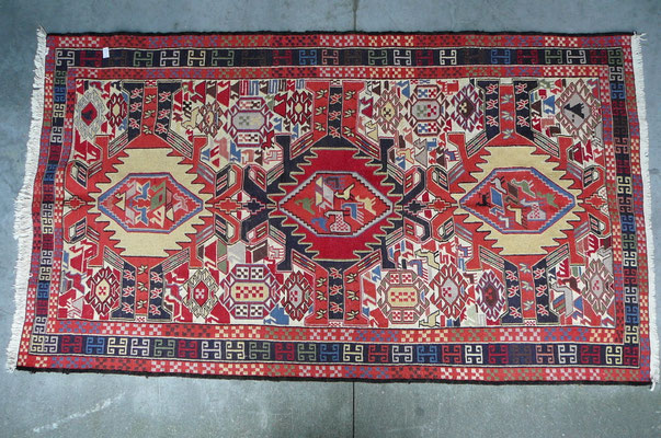 Sumak disegno geometrico, tappeti nomadi Udine-tabriz carpet-verneh disegni geometrici vari misura e disegni