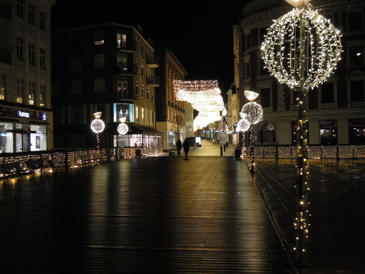 Lichterglanz in Aarhus' Fußgängermeile Strøget in der City. Foto: C. Schumann, 2019