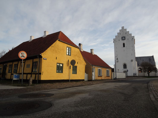 Mittelpunkt der Altstadt ist Sæby Kirke, die Marienkirche. Foto: C. Schumann, 2020