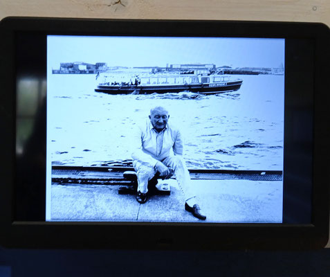 Foto von James Krüss in der kleinen Multimedia-Ausstellung zum Autor im Museum Helgoland. Foto: Christoph Schumann, 2026