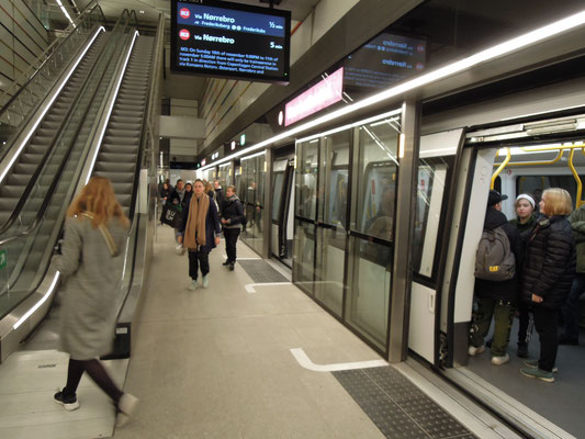Blick auf einen Bahnsteig des Cityrings der M3 in Kopenhagen. Foto: C. Schumann, 2019