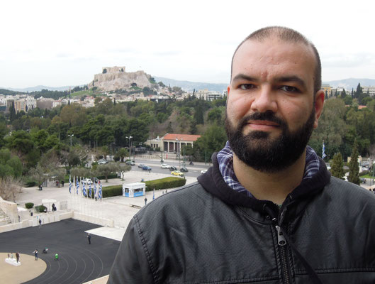 Spyridon Kagkas – der ehrenamtliche Guide von „This is Athens with a Local“ zeigt mir seinen Stadttei, das angesagte Viertel Pagrati. Foto: Christoph Schumann, 2020