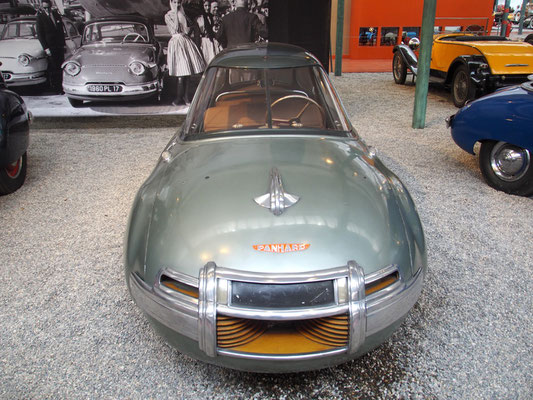 Die Stromlinienform für eine verbesserte Aerodynamik war schon in den 1930ern von Designern und Konstrukteuren umgesetzt, hier ein Panhard. Foto: Christoph Schumann, 2024