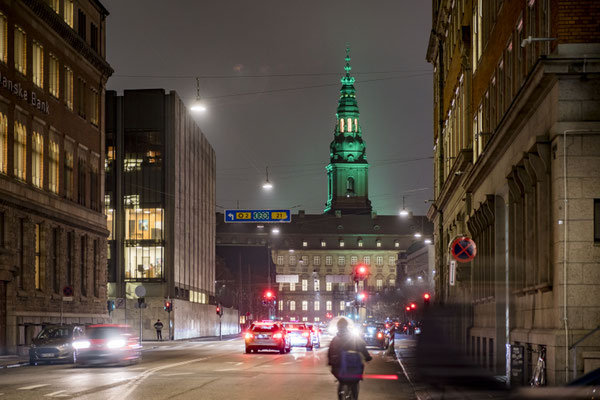 Der beleuchtete Turm von Schloss Christiansborg. Foto: Jesper Kongshaug_CLF2019/PR