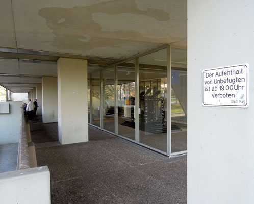 Tristesse pur: Blick auf das Skulpturenmuseum Glaskasten - wenig einladend.