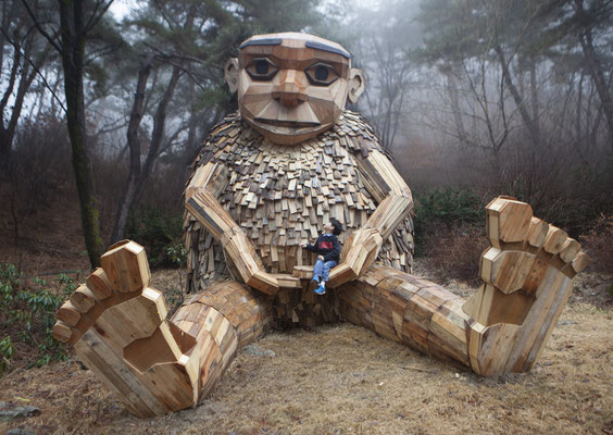 Mamma Wok - einer von fün Trollen  der „Mountain Trolls“ in Südkorea. Foto: Thomas Dambo/PR