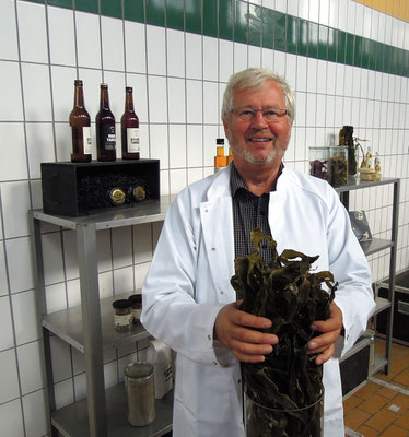 Firmengründer Bjarne Ottesen von Nordisk Tang mit Zuckertang. Foto: Christoph Schumann