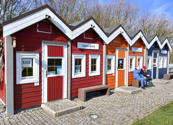 Das James-Krüss-Museum befindet sich in den bunten "Hummerbuden" am Museum Helgoland. Foto: Christoph Schumann, 2026