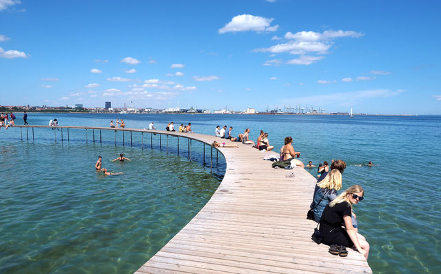 Sommer an der "Unendlichen Brücke" in Marselisborg südlich von Aarhus. Foto: C. Schumann, 2018