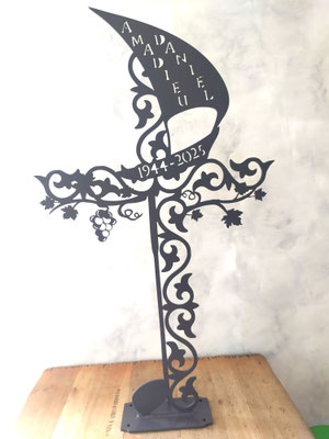 Grande Croix de cimetière en acier, artisan créateur français