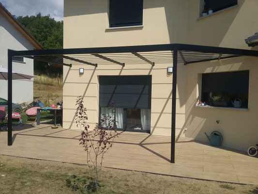 Fabriquant pergolas Hautes-Alpes, menuiserie métallique extérieur