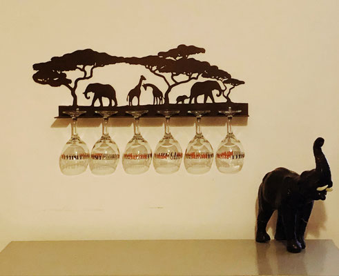 décoration jungle, métallerie décorative sur mesure, porte verre, décoration murale cuisine