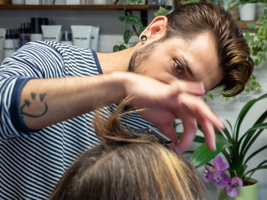 Haare föhnen, Haare formen, Coiffeur