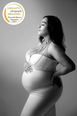Classic maternity portrait with a refined editorial look