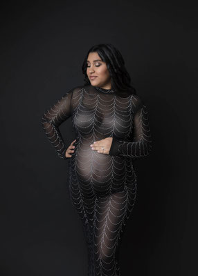 High-end maternity photography in a safe and private environment