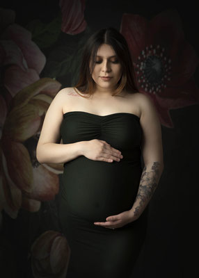 Destination maternity photography studio in Bavaria