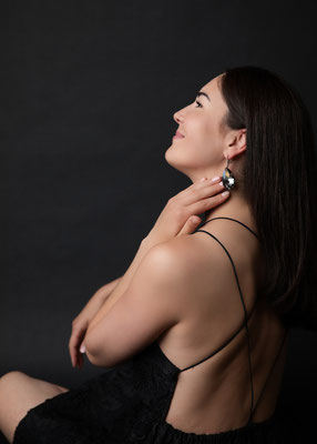 rofessionelle Fotokunst für Frauen – Erlebe ein Shooting auf Award-Niveau.