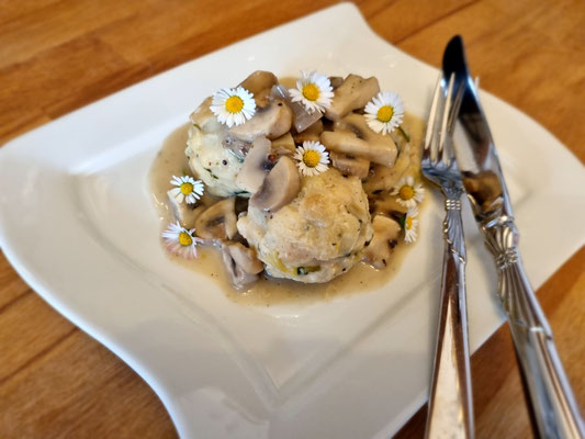 Kochen mit Wildkräutern und Pilzen Kochkurs Kochworkshop 
