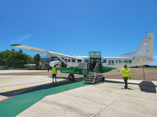 Belize - Flug übers Blue Hole