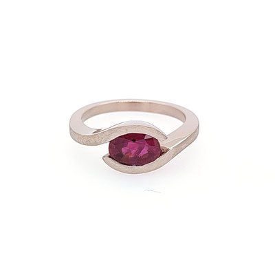 Bague "20 ans de mariage !" - Or gris palladié 750 et rubis de Birmanie - Eric S