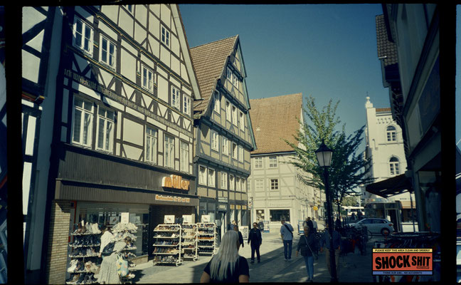 Geschossen auf Silbersalzfilm 500T + aufgesetztem 85b Filter. Belichtet wurde auf ISO 500.