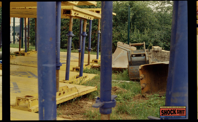 Geschossen auf Silbersalzfilm 500T + aufgesetztem 85b Filter. Belichtet wurde auf ISO 500. 3 Blenden unterbelichtet.