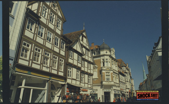Geschossen auf Silbersalzfilm 500T + aufgesetztem 85b Filter. Belichtet wurde auf ISO 500. 3 Blenden unterbelichtet.