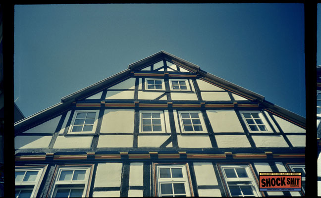 Geschossen auf Silbersalzfilm 500T + aufgesetztem 85b Filter. Belichtet wurde auf ISO 500.