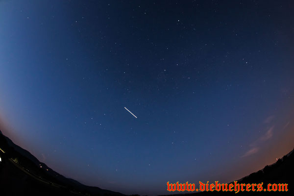 Nein, das ist keine Sternschnuppe, die ISS war auch unterwegs