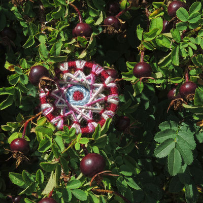 Zwirnknopf-Anhänger | Ø 52 mm | Material: Wolle, Aluminium
