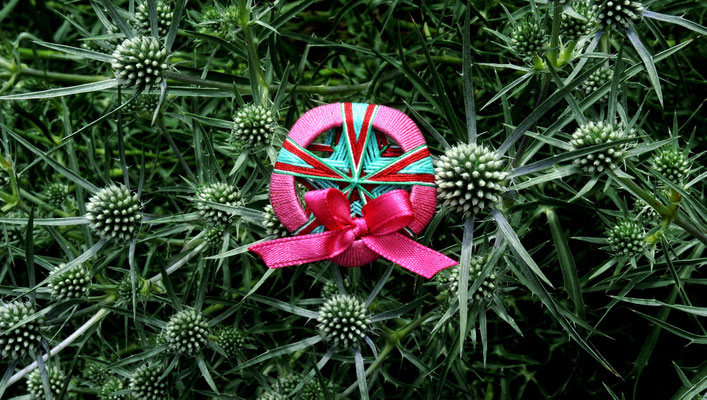Zwirnknopf-Anhänger | Fünfeck 40 mm | Material: Baumwolle, Schleifenband, Messing