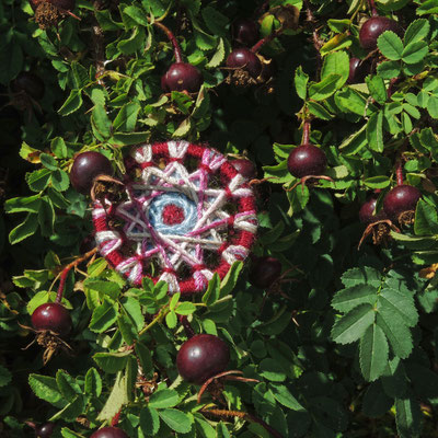 Zwirnknopf-Anhänger | Ø 52 mm | Material: Wolle, Aluminium