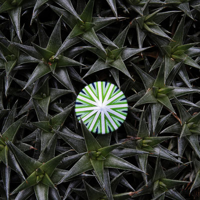 Posamentenknopf-Anhänger oder Brosche | Ø 29 mm | Material: Baumwolle, Aluminium