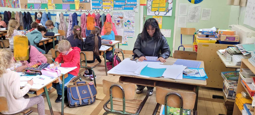 Stagiaire en école primaire