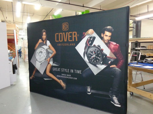 Popup Messewand mit Textildruck