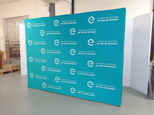 Popup Messewand mit Textildruck