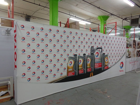 Popup Messewand mit Textildruck