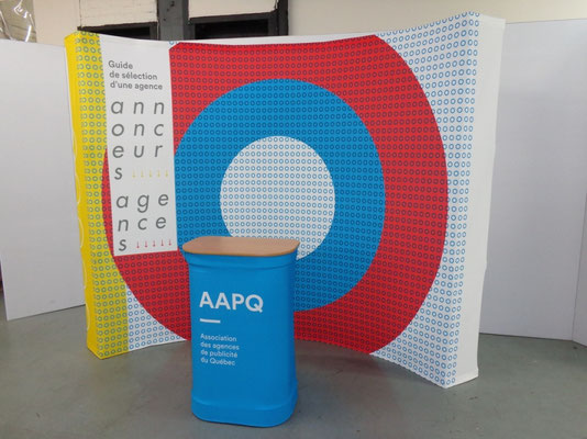 VIRAGE gebogene Pop-Up Faltwand mit Textilgrafik