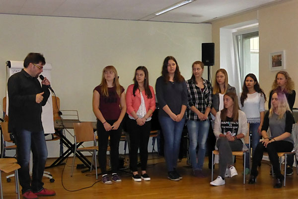 Schülerchor 2 beim Singen