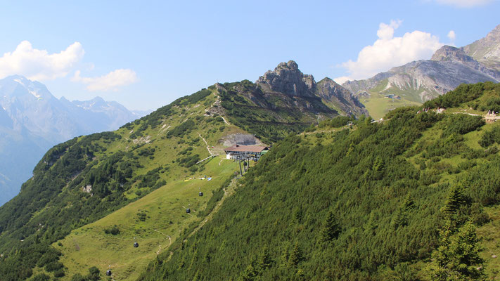 Blick zurück zur Bergstation auf dem Kreuzjoch (Schlick 2000)
