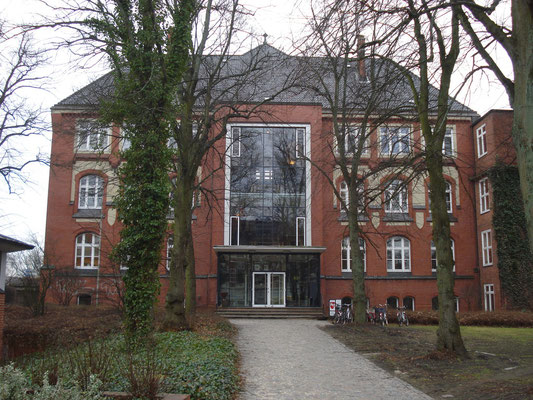 Seminargebäude mit Haupteingang