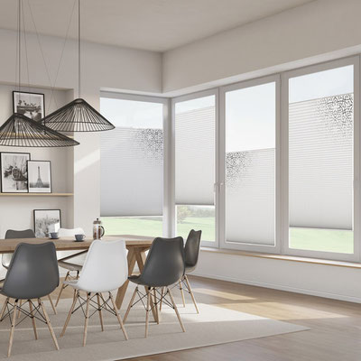 Plissee von oben und unten frei verschiebbar. Sie lassen also immer genauso viel Licht & Einblicke zu, wie du es wünschst.