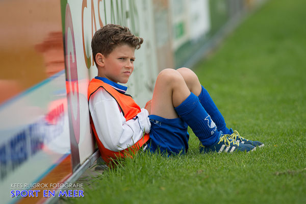 Speler van het team van de week heeft weinig werk als ballenjongen